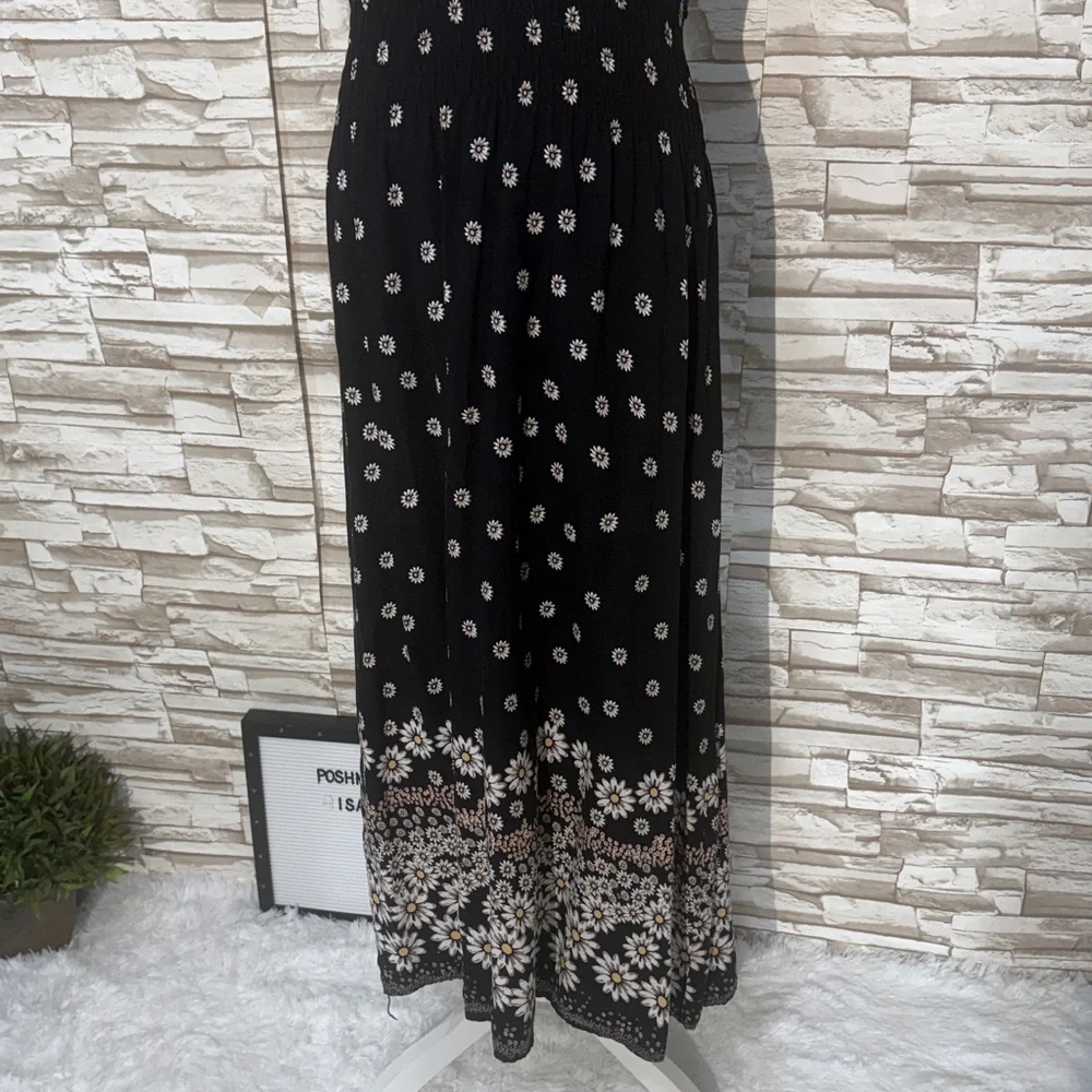 REPOSHED Black Daisy-Print V-Neck Maxi Dress - Picture 3 of 12